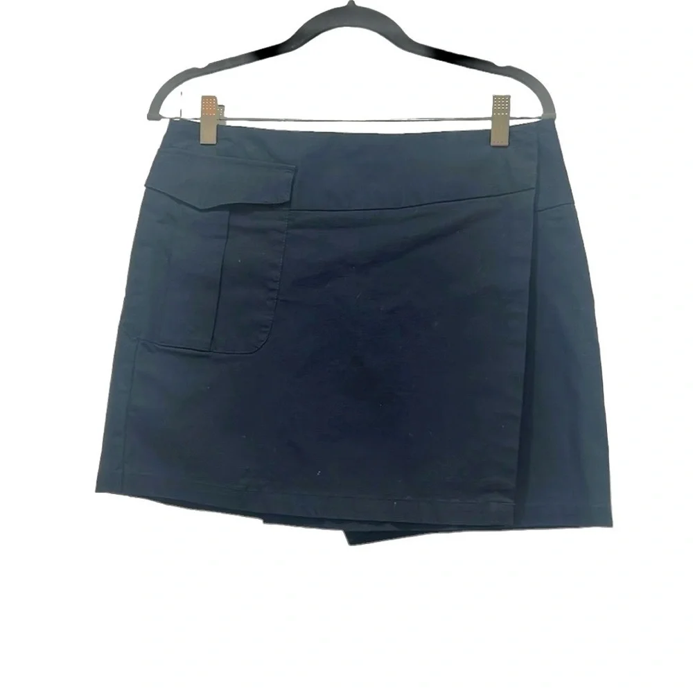 Dockers navy blue cargo front pocket mini skort size 6 - Picture 1 of 10